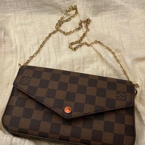 RELISTED *buyer canceled order*- Inspired purse lightly used